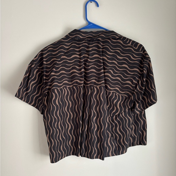 Melrose & Market Cotton Patterned Boxy Crop Short Sleeve Button Down - Picture 3 of 4